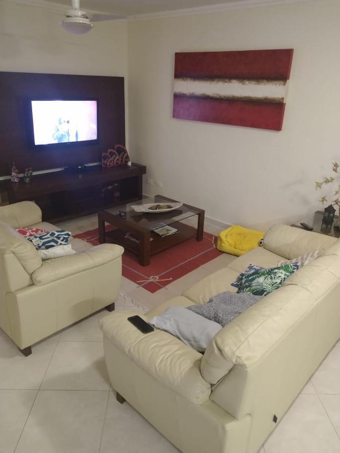 Apto Praia Grande Ubatuba Area Nobre Com Toda Comodidade Para Voce E Sua Familia ! Luaran gambar