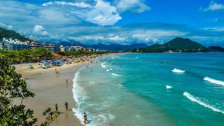 Apto Praia Grande Ubatuba Area Nobre Com Toda Comodidade Para Voce E Sua Familia ! Luaran gambar
